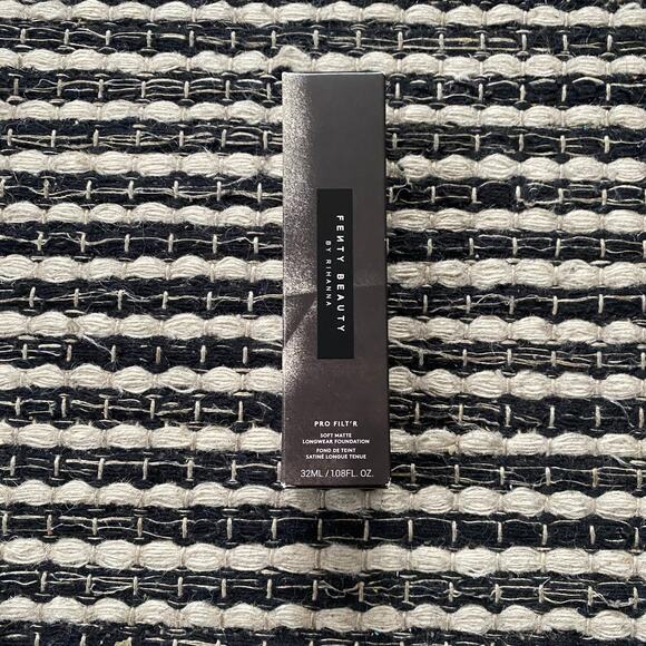 🌿Fenty Beauty Pro Filt'r Soft Matte Longwear Foundation 1.08 fl oz Shade 485 - Picture 3 of 4